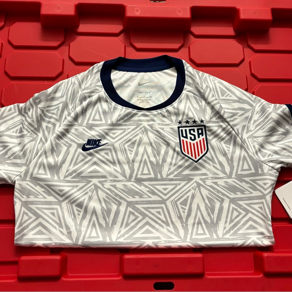 Nike Team USA Women’s Pre-Match Jersey Size Small